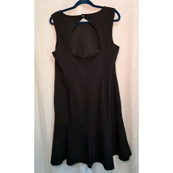 NWT Karl Lagerfeld Paris Size 14 Sleeveless Fit Flare Black Knee Length Dress - Picture 5 of 11